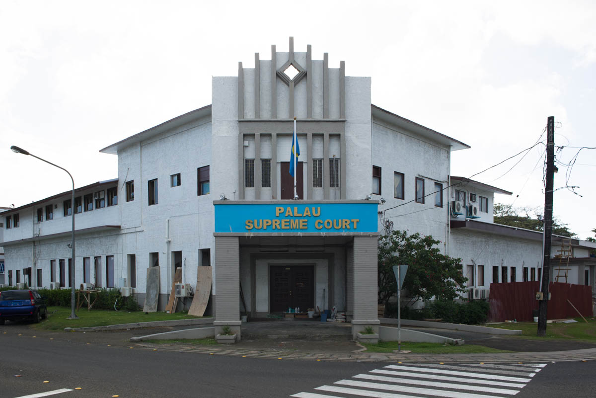 コロールに残る日本統治時代の遺構 | パラオ